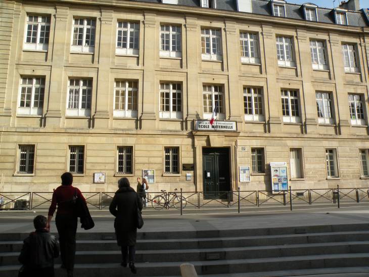  Ecole maternelle, rue de Poissy